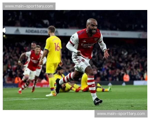 VAR决策在本月英超赛场多次成为焦点 影响多场比赛结果 VAR决策在本月英超赛场多次成为焦点 影响多场比赛结果