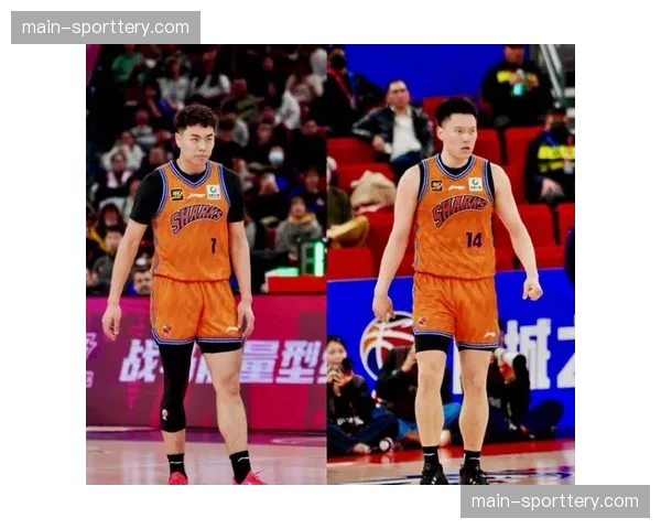 上海三分雨21记远投破山西 李弘权开场4中4奠定基调