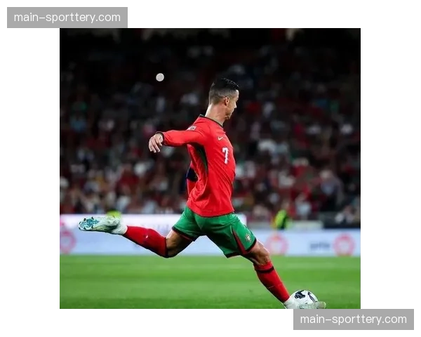 C罗第六次出征角色定位微妙 41岁传奇或将更多扮演精神领袖与替补奇兵